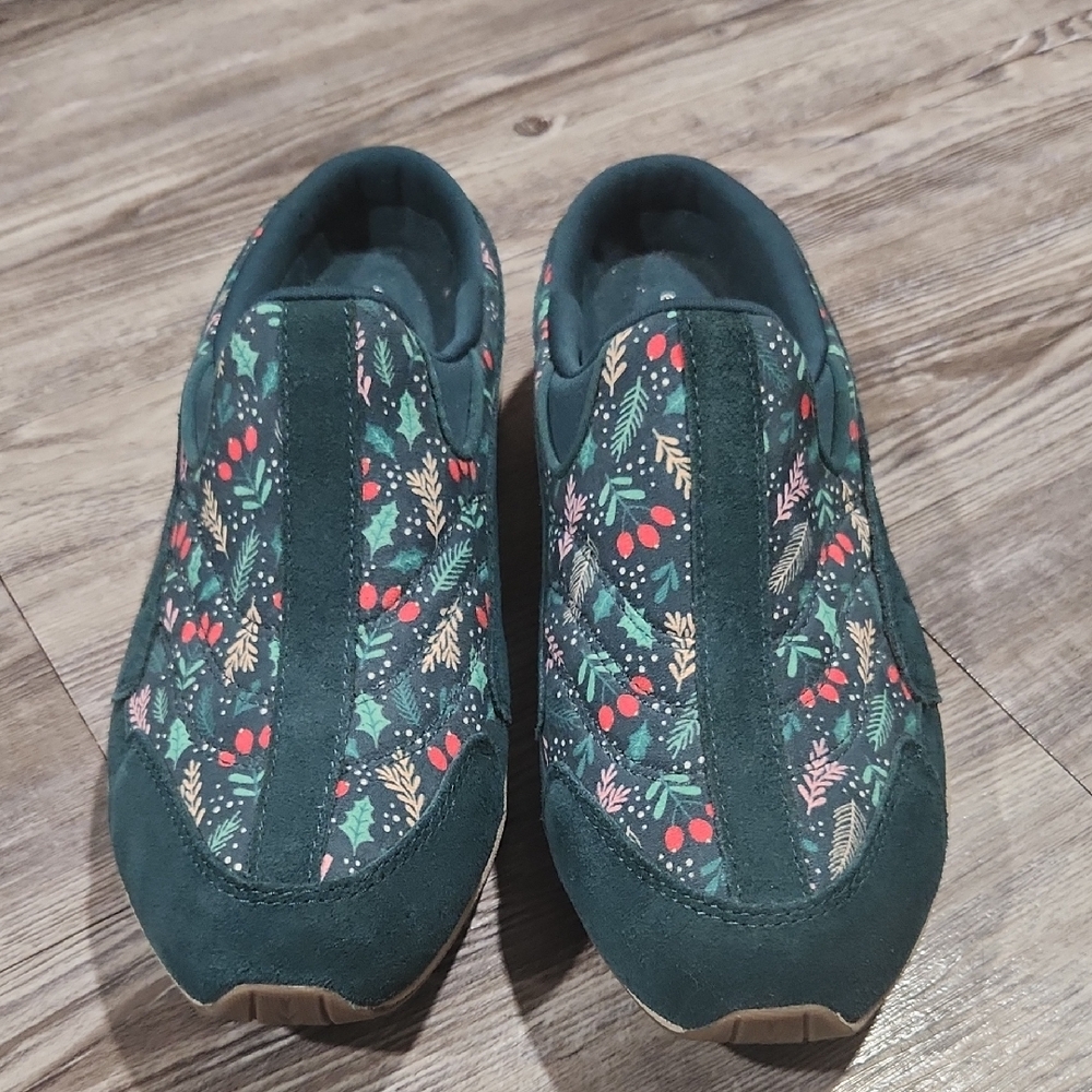 Easy Spirit Green Floral Women's Slippers